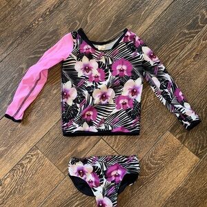 Savage Swim rash guard and scrunch bottom XS (4T-6T)